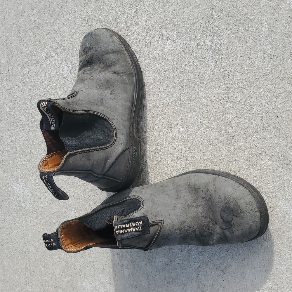 Rustic Blundstone Chelsea Boots Size 7.5